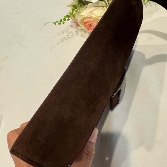 Authentic Salvatore Ferragamo wristlet - Picture 10 of 16